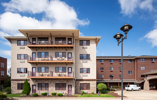 Stoney Creek Hotel