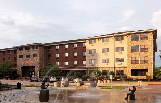 Stoney Creek Hotel