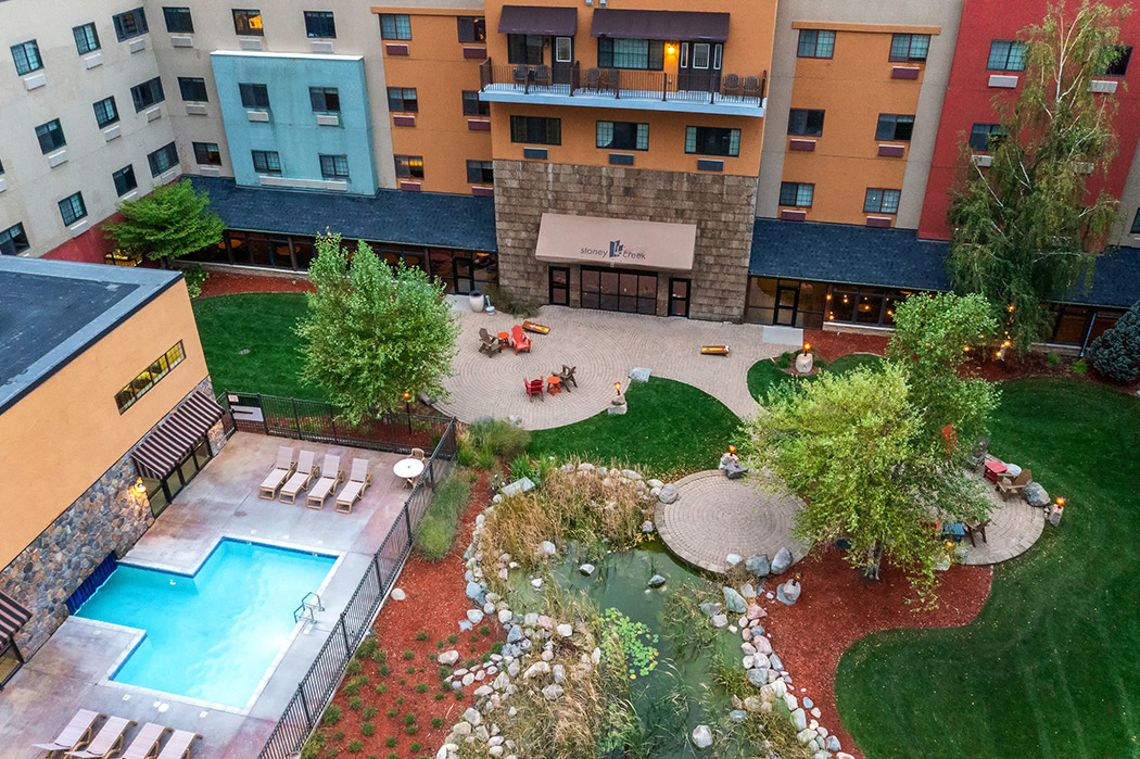 Stoney Creek Sioux City Hotel Button 1