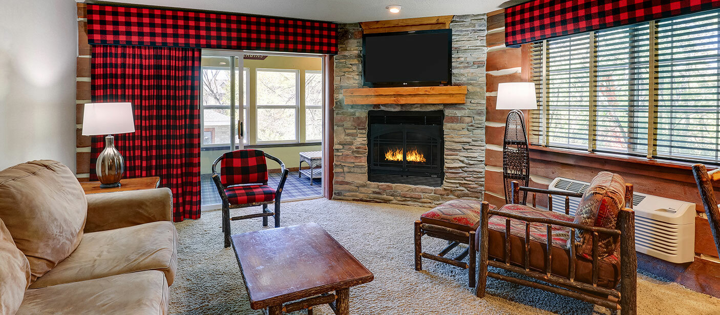 Stone fireplace in hotels in Des Moines Iowa lobby, near Johnston Iowa.