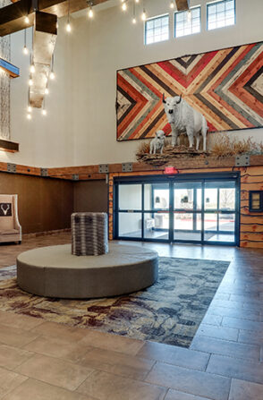 Hotel exterior and front entrance in Stoney Creek Hotels in Broken Arrow near Tulsa