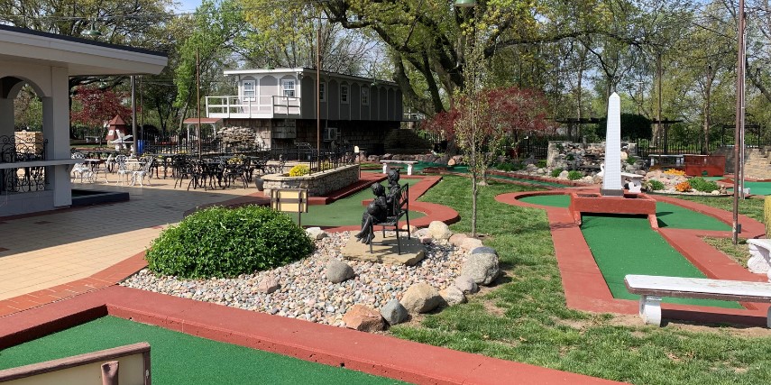 A hole at Cool Crest Mini Golf