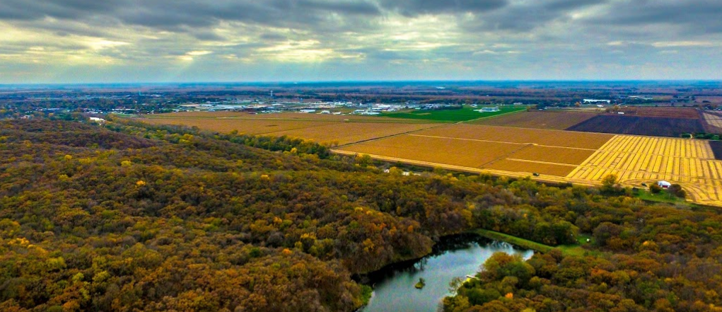 A scenic overlook at Stone State Park