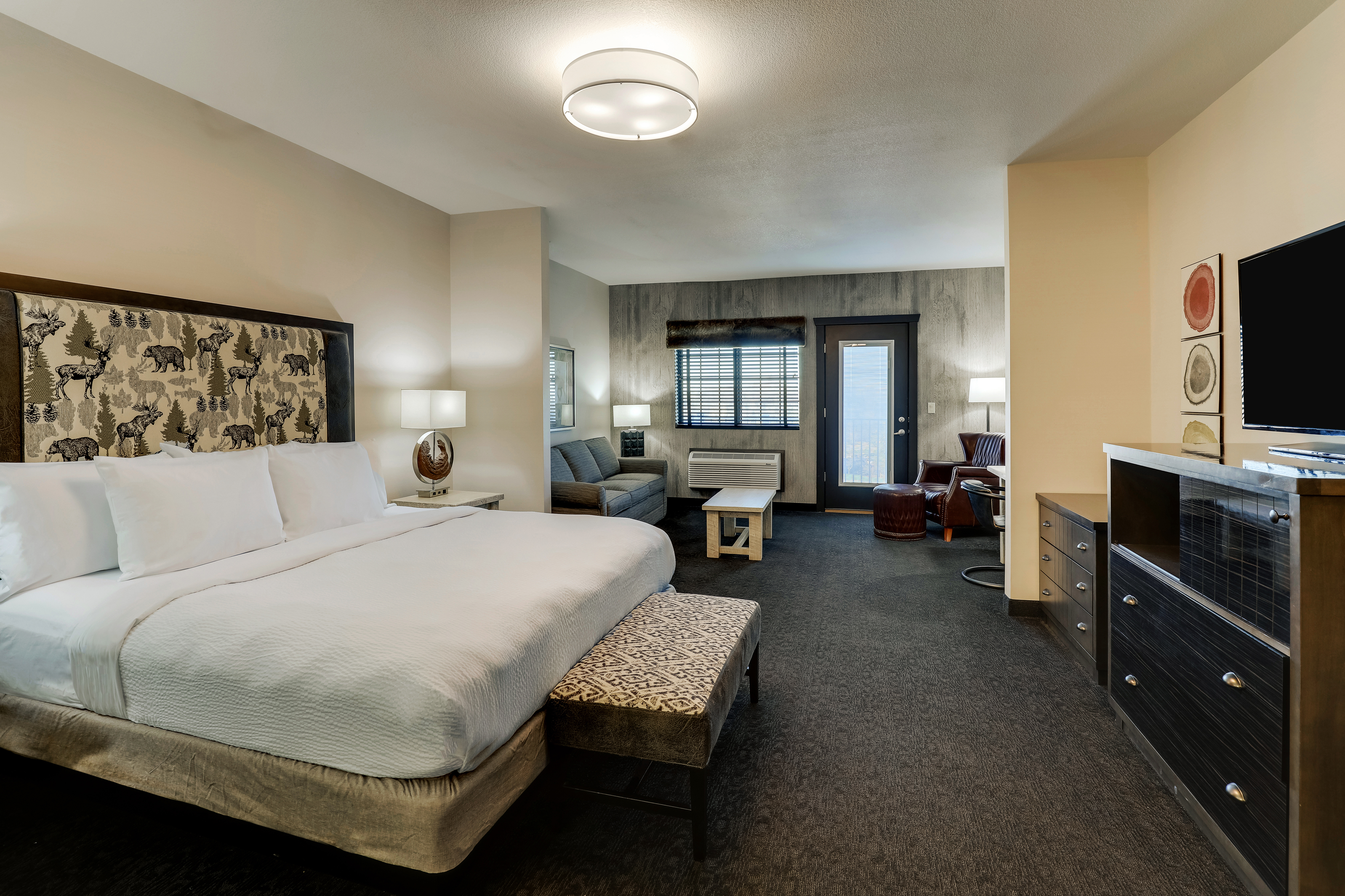 Guest suite at Stoney Creek Hotel Broken Arrow